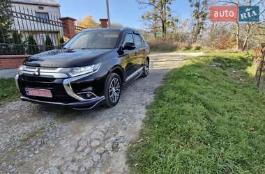 Позашляховик / Кросовер Mitsubishi Outlander 2018 в Львові