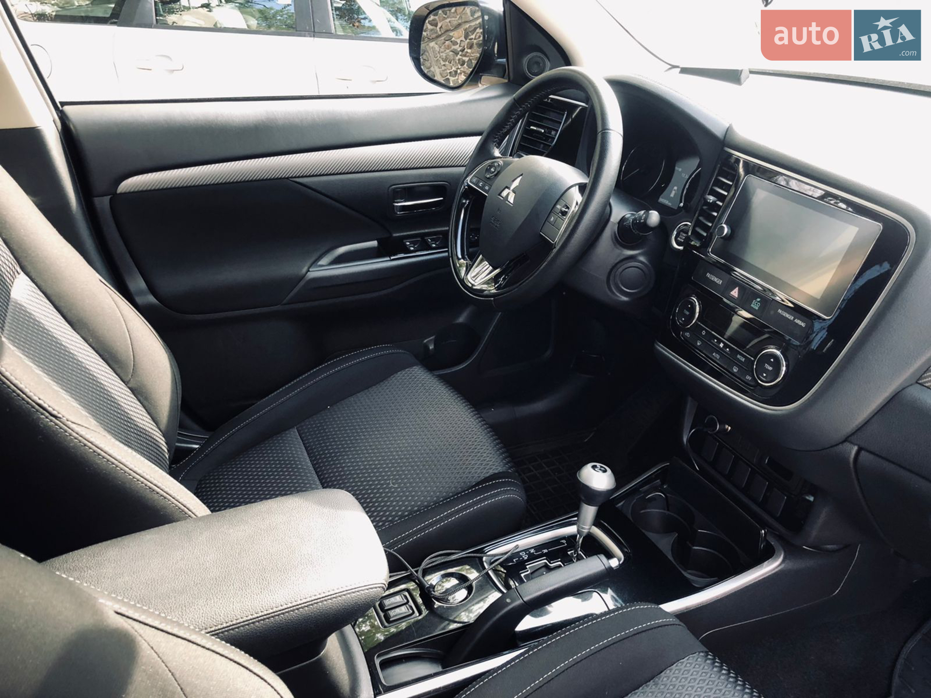 2017 Mitsubishi Outlander - мініатюра 14