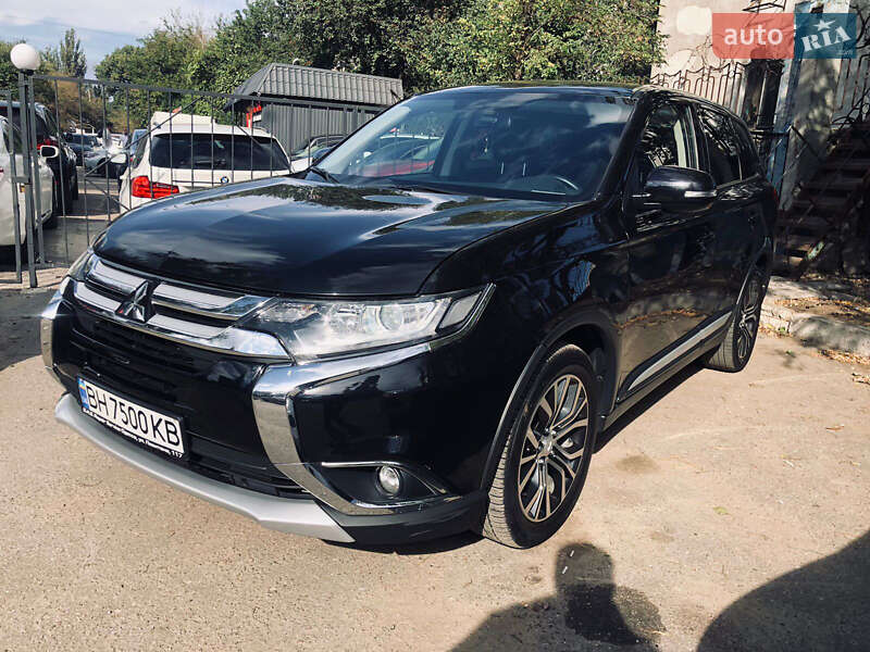 Внедорожник / Кроссовер Mitsubishi Outlander 2017 в Одессе
