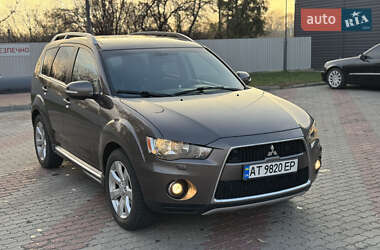 Внедорожник / Кроссовер Mitsubishi Outlander 2010 в Снятине