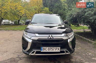 Позашляховик / Кросовер Mitsubishi Outlander 2018 в Львові