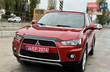 Позашляховик / Кросовер Mitsubishi Outlander 2010 в Києві