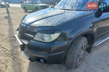 Позашляховик / Кросовер Mitsubishi Outlander 2005 в Харкові