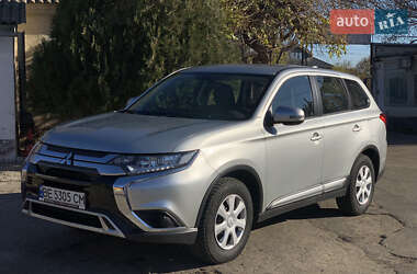 Внедорожник / Кроссовер Mitsubishi Outlander 2019 в Николаеве