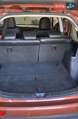 Внедорожник / Кроссовер Mitsubishi Outlander 2012 в 