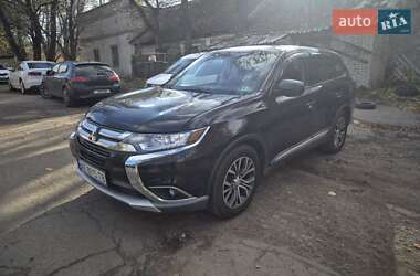 Позашляховик / Кросовер Mitsubishi Outlander 2016 в Дніпрі