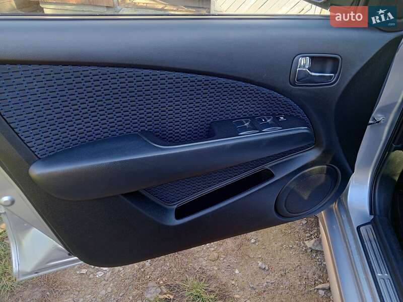 Позашляховик / Кросовер Mitsubishi Outlander 2008 в Кам'янці-Бузькій