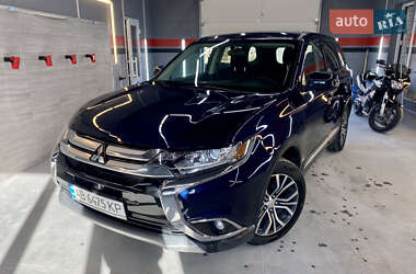Внедорожник / Кроссовер Mitsubishi Outlander 2017 в 