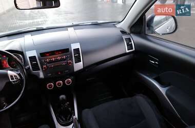 Внедорожник / Кроссовер Mitsubishi Outlander 2009 в Ровно