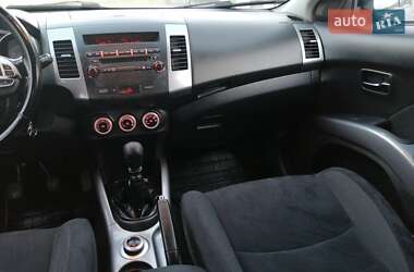 Внедорожник / Кроссовер Mitsubishi Outlander 2009 в Ровно