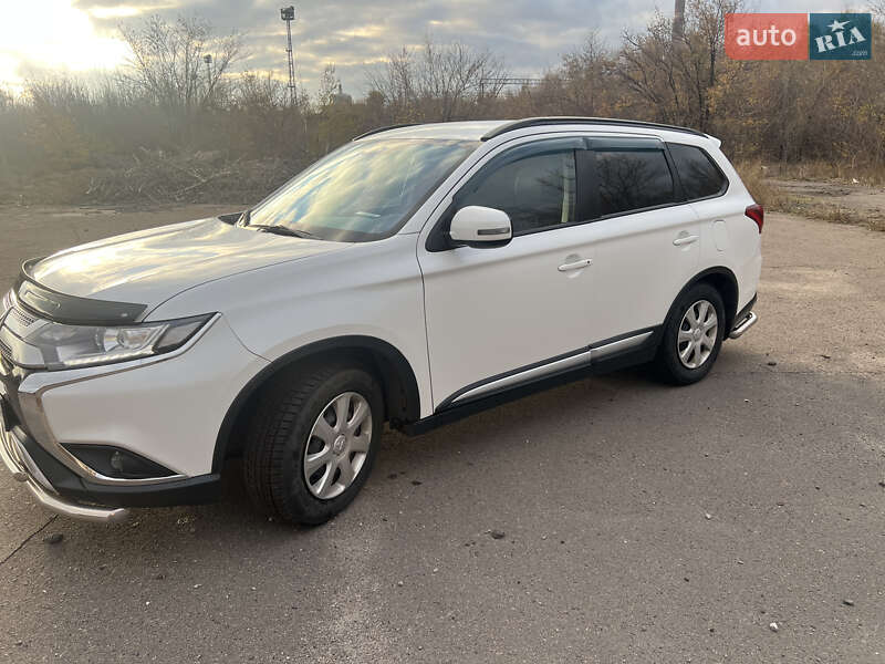Позашляховик / Кросовер Mitsubishi Outlander 2018 в Кривому Розі