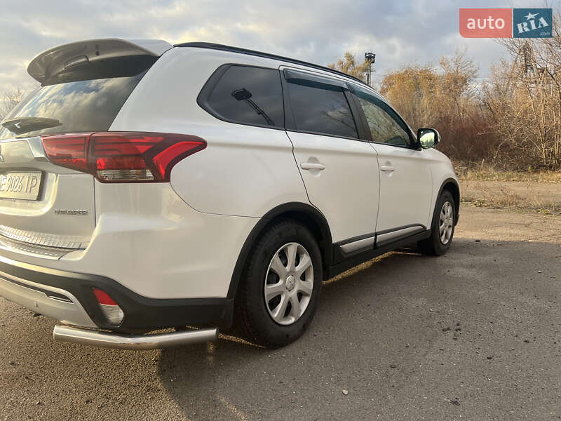 Позашляховик / Кросовер Mitsubishi Outlander 2018 в Кривому Розі