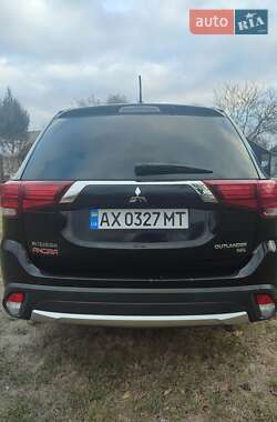 Внедорожник / Кроссовер Mitsubishi Outlander 2015 в Харькове