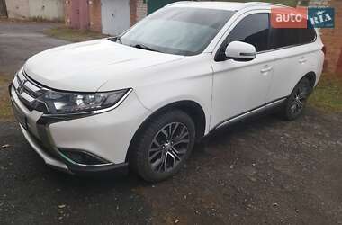 Внедорожник / Кроссовер Mitsubishi Outlander 2017 в Славянске