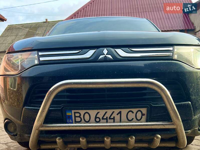 Позашляховик / Кросовер Mitsubishi Outlander 2014 в Шумську