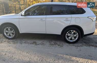 Внедорожник / Кроссовер Mitsubishi Outlander 2014 в Киеве