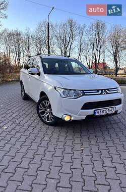 Внедорожник / Кроссовер Mitsubishi Outlander 2013 в Миргороде