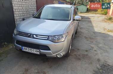 Позашляховик / Кросовер Mitsubishi Outlander 2013 в Житомирі