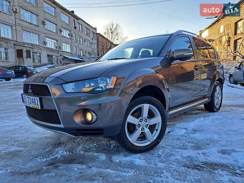 Внедорожник / Кроссовер Mitsubishi Outlander 2010 в Житомире