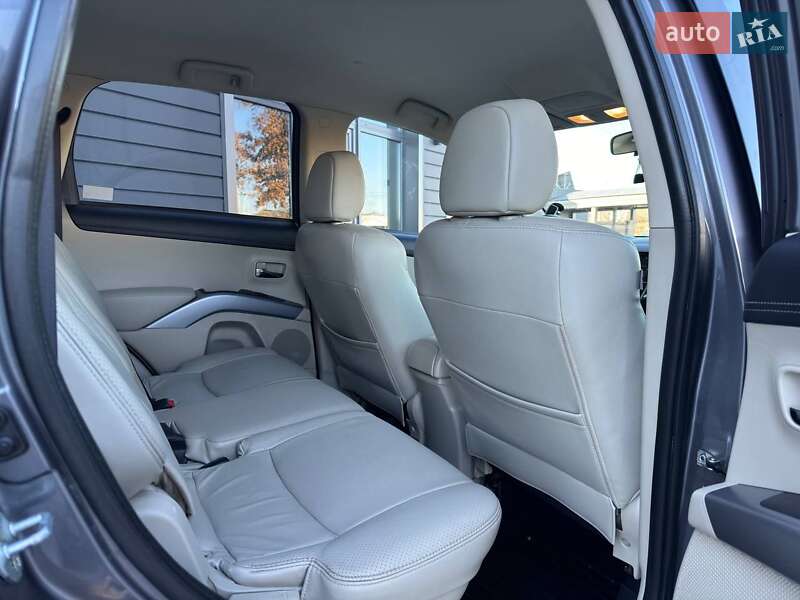 Позашляховик / Кросовер Mitsubishi Outlander 2010 в Івано-Франківську