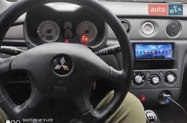 Позашляховик / Кросовер Mitsubishi Outlander 2006 в Вараші