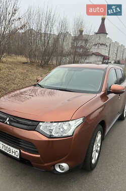 Позашляховик / Кросовер Mitsubishi Outlander 2013 в Харкові