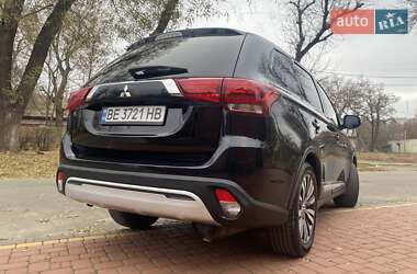 Внедорожник / Кроссовер Mitsubishi Outlander 2019 в Николаеве