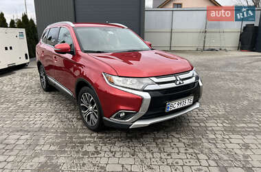 Позашляховик / Кросовер Mitsubishi Outlander 2017 в Львові