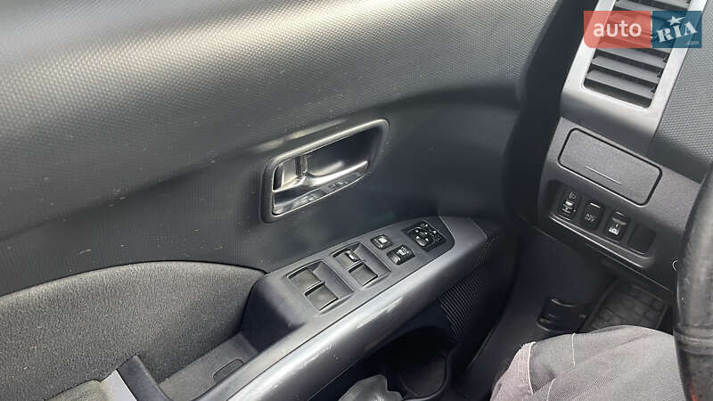 Внедорожник / Кроссовер Mitsubishi Outlander 2008 в Мукачево фото 15 Внедорожник / Кроссовер Mitsubishi Outlander 2008 в Мукачево
