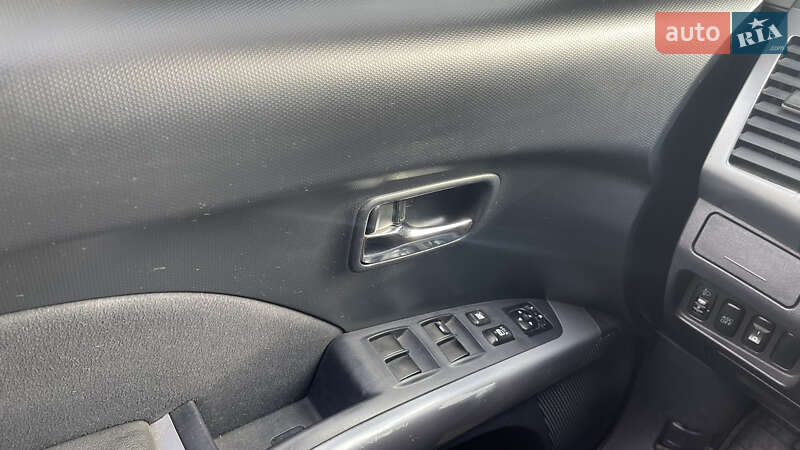 Внедорожник / Кроссовер Mitsubishi Outlander 2008 в Мукачево фото 12 Внедорожник / Кроссовер Mitsubishi Outlander 2008 в Мукачево