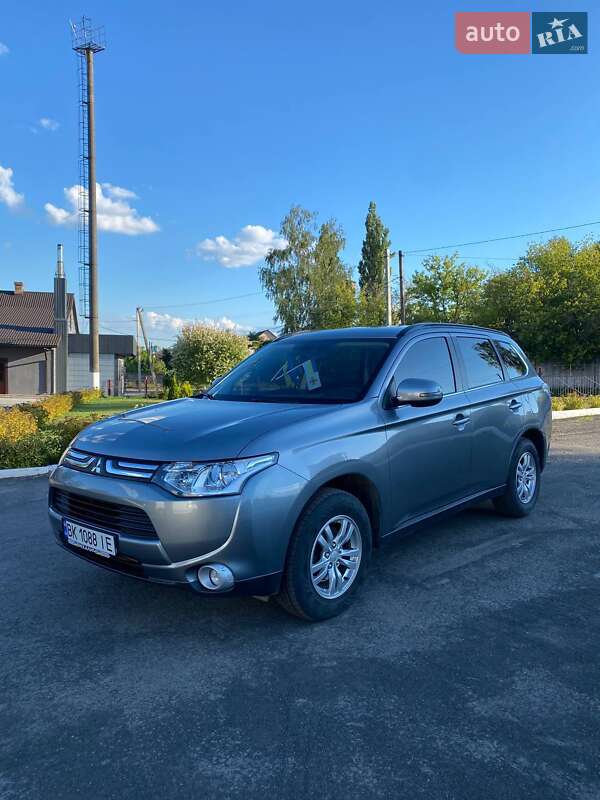 Mitsubishi Outlander 2012