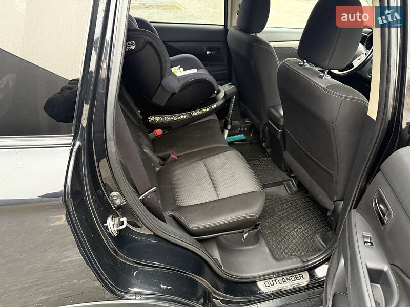 Позашляховик / Кросовер Mitsubishi Outlander 2016 в Хмельницькому