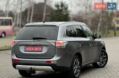 Позашляховик / Кросовер Mitsubishi Outlander 2015 в Дрогобичі