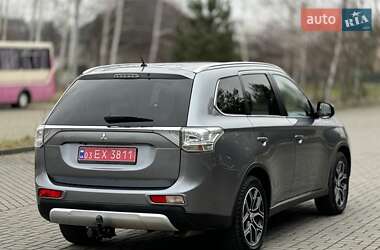 Позашляховик / Кросовер Mitsubishi Outlander 2015 в Дрогобичі