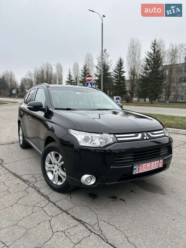 Позашляховик / Кросовер Mitsubishi Outlander 2013 в Миргороді