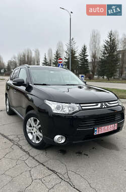 Позашляховик / Кросовер Mitsubishi Outlander 2013 в Миргороді