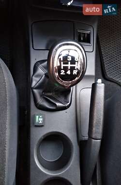 Внедорожник / Кроссовер Mitsubishi Outlander 2006 в 