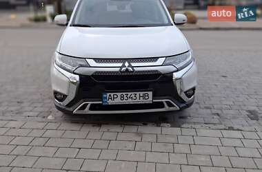 Позашляховик / Кросовер Mitsubishi Outlander 2020 в Ужгороді