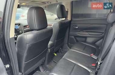 Внедорожник / Кроссовер Mitsubishi Outlander 2014 в 