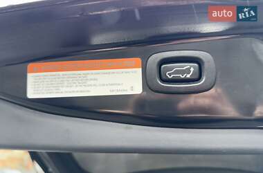 Внедорожник / Кроссовер Mitsubishi Outlander 2014 в 