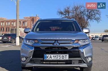 Позашляховик / Кросовер Mitsubishi Outlander 2015 в Києві