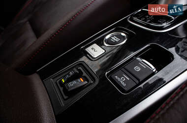 Внедорожник / Кроссовер Mitsubishi Outlander 2017 в 