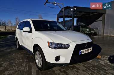 Позашляховик / Кросовер Mitsubishi Outlander 2011 в Миргороді