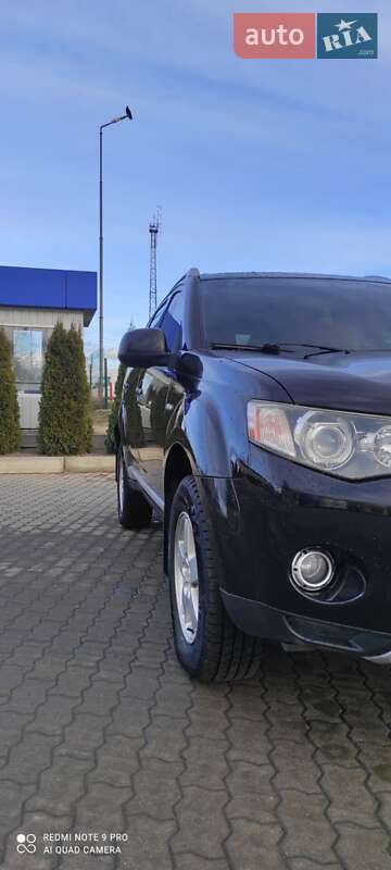 Внедорожник / Кроссовер Mitsubishi Outlander 2007 в Сарнах