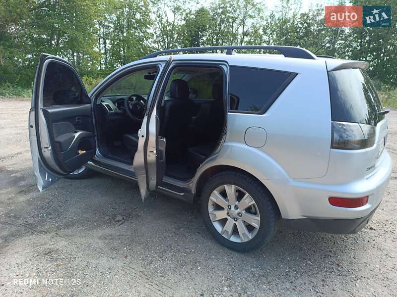 Позашляховик / Кросовер Mitsubishi Outlander 2011 в Глевасі