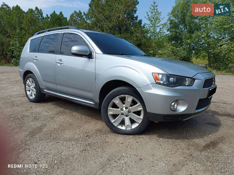 Позашляховик / Кросовер Mitsubishi Outlander 2011 в Глевасі