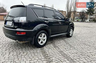 Внедорожник / Кроссовер Mitsubishi Outlander 2011 в 