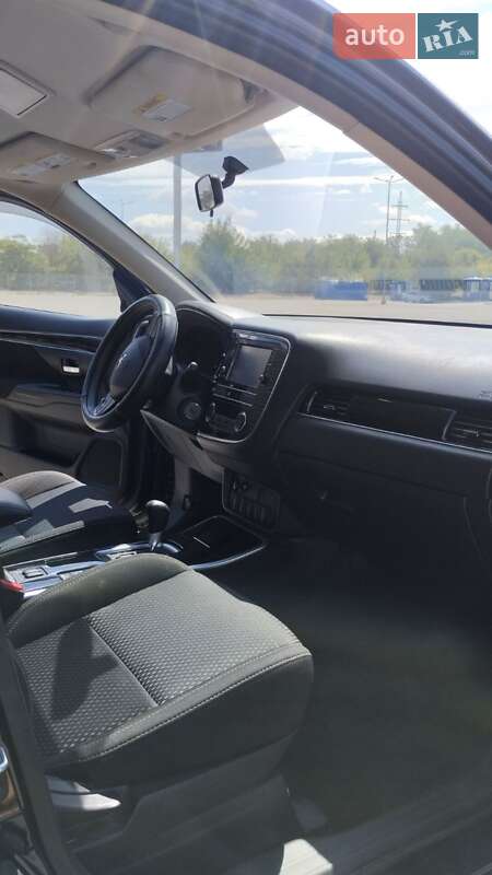 Позашляховик / Кросовер Mitsubishi Outlander 2019 в Запоріжжі