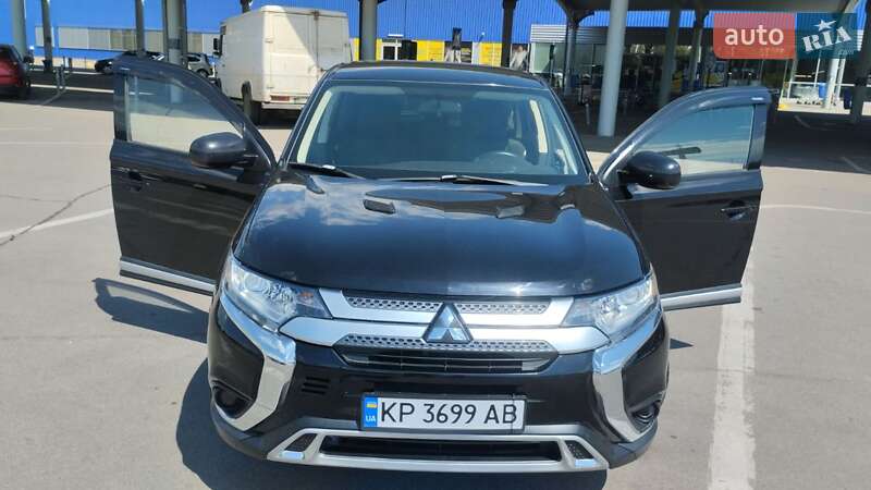 Позашляховик / Кросовер Mitsubishi Outlander 2019 в Запоріжжі