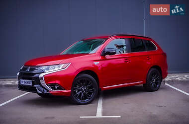 Позашляховик / Кросовер Mitsubishi Outlander 2018 в Києві